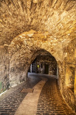 STIRLING, SCOTLAND 2022, 21 Ağustos: Stirling Kalesi İskoçya 'daki en büyük ve en önemli kalelerden biridir. Castle Hill adında kayalık bir tepede inşa edildi.