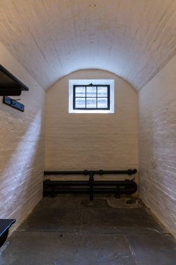 EDINBURGH, SCOTLAND 2022 Ağustos: İskoçya 'nın bir simgesi olan Edinburgh Kalesi' ni ziyaret edin