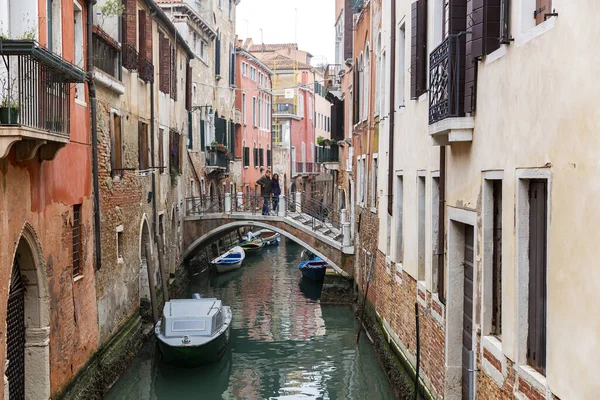 Fotografía Una Sugerente Visión Venecia Canal Los Edificios Históricos — Foto de Stock