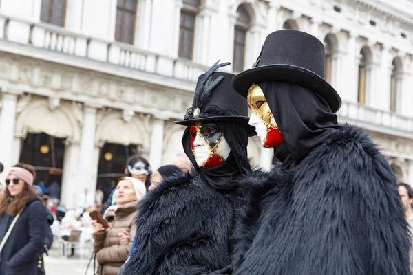 Gorgeous Couple Masks Carnival Venice Italy — Stock Photo, Image
