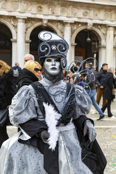 Mooie Damesmaskers Tijdens Het Carnaval Van Venetië Italië — Stockfoto