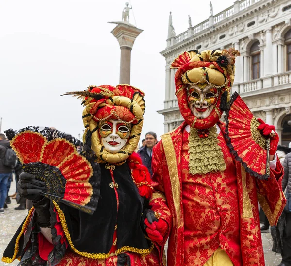 Superbe Couple Masqué Pendant Carnaval Venise Italie — Photo