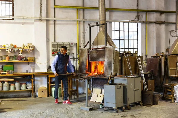 Murano Italië 2023 Februari Een Glasfabriek Murano Demonstreert Een Meester — Stockfoto