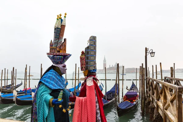 意大利威尼斯Riva Degli Schiavoni狂欢节面具的华丽形象 — 图库照片