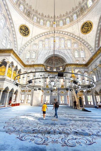 Gyönyörű Kilátás Nyílik Nuruosmaniye Camii Mecset Közelében Grand Bazaar Isztambulban — Stock Fotó