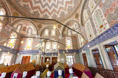İstanbul, Türkiye 2023, Ağustos 03: Sultan I. Ahmed 'in mezarı ve İstanbul' daki Osmanlı İmparatorluğu 'nun diğer dört temsilcisi