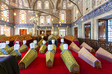 İstanbul, Türkiye 2023, Ağustos 03: Sultan I. Ahmed 'in mezarı ve İstanbul' daki Osmanlı İmparatorluğu 'nun diğer dört temsilcisi