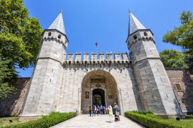 İSTANBUL, TURKEY 2023 Ağustos 03: İstanbul 'daki ünlü Topkapı Sarayı' nın güzel manzarası