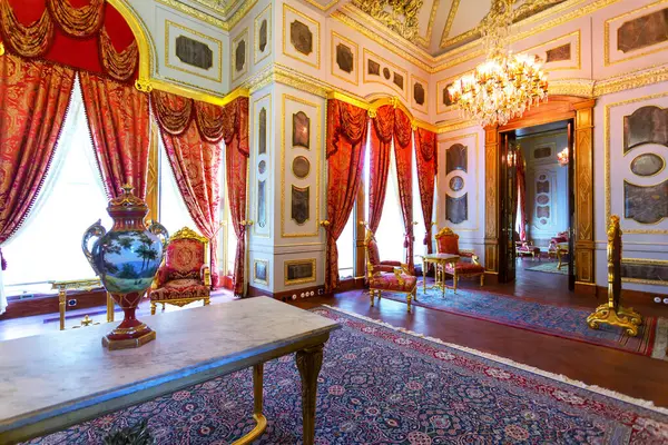 İSTANBUL, TURKEY 2023 Ağustos 03: İstanbul 'daki ünlü Topkapı Sarayı' nın güzel manzarası