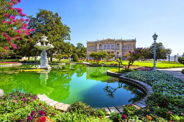 Beautiful Exterio Dolmabahce Palace Istanbul Turkiye — Stock Photo, Image