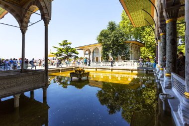 İSTANBUL, TURKEY 2023 Ağustos 03: İstanbul 'daki ünlü Topkapı Sarayı' nın güzel manzarası