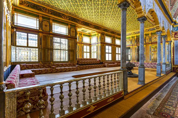 İSTANBUL, TURKEY 2023 Ağustos 03: İstanbul 'daki ünlü Topkapı Sarayı' nın güzel manzarası