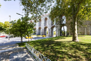İstanbul, Türkiye 'deki Valens su kemerinin güzel manzarası