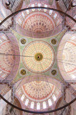 İSTANBUL, TURKEY 2023, Ağustos 04: İstanbul 'daki Yeni Cami Camii' nin güzel manzarası