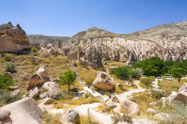 Kapadokya 'da Zelve Açık Hava Müzesi. Türkiye 'nin tarihi yerleri ve simgeleri