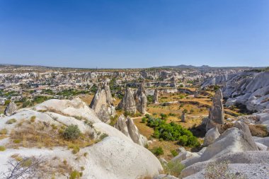 Bir UNESCO Dünya Mirası bölgesi olan Goreme 'in peri bacalarının güzel manzarası