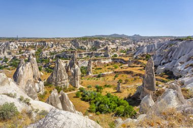 Bir UNESCO Dünya Mirası bölgesi olan Goreme 'in peri bacalarının güzel manzarası