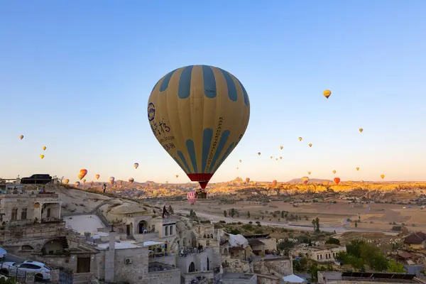 Cavusin Turquia 2023 Agosto Voo Balão Grande Atração Turística Capadócia Fotos De Bancos De Imagens