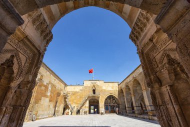 Saruhan Karavanserai Nevsehir 'de Türkiye' nin Kayseri ilçesine bağlı bir beldedir.