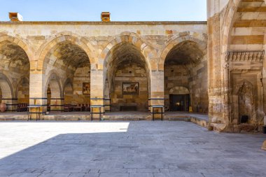 Saruhan Karavanserai Nevsehir 'de Türkiye' nin Kayseri ilçesine bağlı bir beldedir.