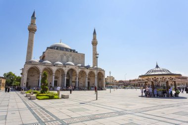 KONYA, TURKEY 2023 Ağustos 09: Osmanlı döneminde inşa edilen Selimiye Camii, Mevlana mozolesinin yakınında yer alıyor