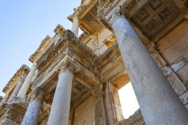 Türkiye 'nin güneybatısında çok önemli bir arkeoloji sahası olan Efes' in güzel manzarası