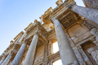 Türkiye 'nin güneybatısında çok önemli bir arkeoloji sahası olan Efes' in güzel manzarası