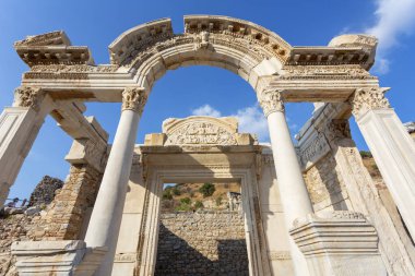 Türkiye 'nin güneybatısında çok önemli bir arkeoloji sahası olan Efes' in güzel manzarası