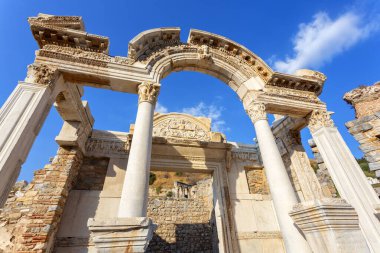 Türkiye 'nin güneybatısında çok önemli bir arkeoloji sahası olan Efes' in güzel manzarası