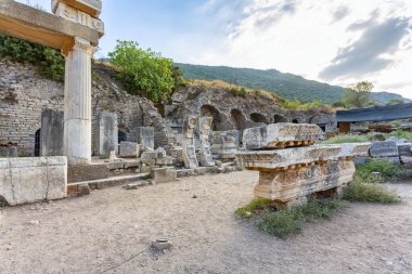 Türkiye 'nin güneybatısında çok önemli bir arkeoloji sahası olan Efes' in güzel manzarası