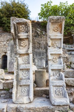 Türkiye 'nin güneybatısında çok önemli bir arkeoloji sahası olan Efes' in güzel manzarası