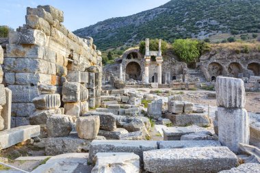 Türkiye 'nin güneybatısında çok önemli bir arkeoloji sahası olan Efes' in güzel manzarası