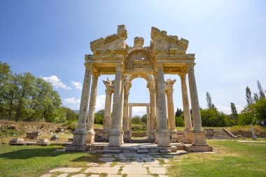 Aphrodisias, Türkiye 'nin Meander Vadisi' nde yer alan bir Yunan-Helenistik kentidir.