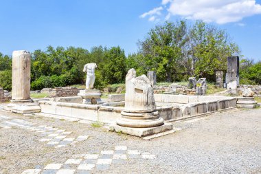 Aphrodisias, Türkiye 'nin Meander Vadisi' nde yer alan bir Yunan-Helenistik kentidir.