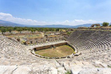 Aphrodisias, Türkiye 'nin Meander Vadisi' nde yer alan bir Yunan-Helenistik kentidir.
