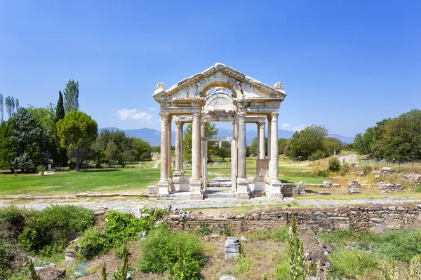 Aphrodisias, Türkiye 'nin Meander Vadisi' nde yer alan bir Yunan-Helenistik kentidir.