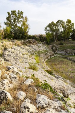 Roma Syracuse Amfitiyatrosu, Neapolis 'in içinde