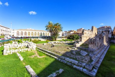 Ortigia 'daki Apollo Tapınağı Sicilya' daki en eski Doric tapınağıdır.