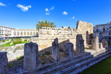 Ortigia 'daki Apollo Tapınağı Sicilya' daki en eski Doric tapınağıdır.