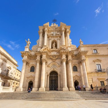 SYRACUSE, SICILY 2023 Kasım 04: Kutsanmış Bakire Meryem 'in Doğuşu Başkent Katedrali' nin güzel manzarası