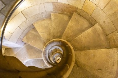 BARCELONA, İspanya 2024, Ocak 02: Barcelona 'daki Sagrada Familia' nın muhteşem iç mimarisi