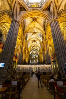 Barcelona Katedrali, İspanya, 3 Ocak 2024: Kutsal Haç Katedrali ve Barselona Katedrali olarak bilinen Aziz Eulalia, şehrin antik koruyucusuna adanmıştır.