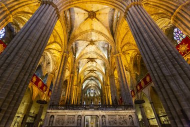 Barcelona Katedrali, İspanya, 3 Ocak 2024: Kutsal Haç Katedrali ve Barselona Katedrali olarak bilinen Aziz Eulalia, şehrin antik koruyucusuna adanmıştır.