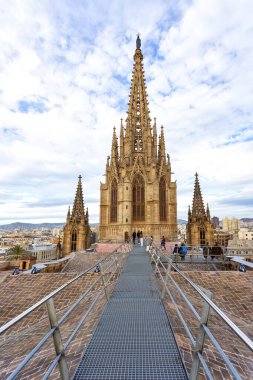 Barcelona Katedrali, İspanya, 3 Ocak 2024: Kutsal Haç Katedrali ve Barselona Katedrali olarak bilinen Aziz Eulalia, şehrin antik koruyucusuna adanmıştır.