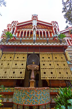 BARCELONA, SPAIN - 4 Ocak 2024: Modernist Casa Vicens evi Antoni Gaudi tarafından tasarlandı