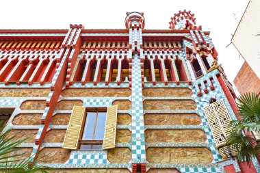 BARCELONA, SPAIN - 4 Ocak 2024: Modernist Casa Vicens evi Antoni Gaudi tarafından tasarlandı