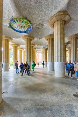 Barcelona, İspanya - 4 Ocak 2024: Park Guell, İspanya. Meşhur seyahat yeri