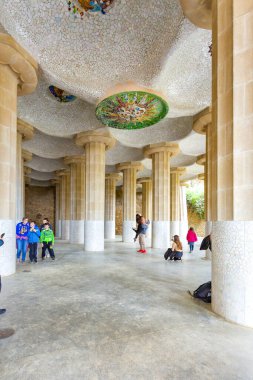 Barcelona, İspanya - 4 Ocak 2024: Park Guell, İspanya. Meşhur seyahat yeri