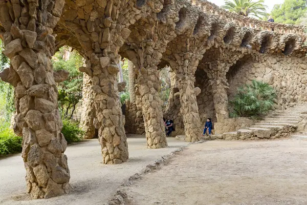 Barcelona, İspanya - 4 Ocak 2024: Park Guell, İspanya. Meşhur seyahat yeri