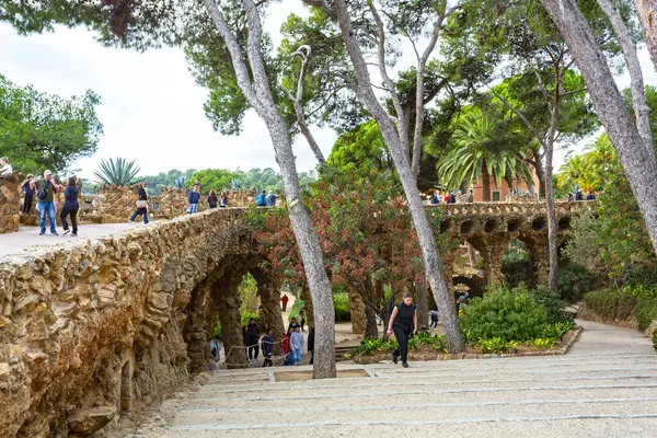 Barcelona, İspanya - 4 Ocak 2024: Park Guell, İspanya. Meşhur seyahat yeri